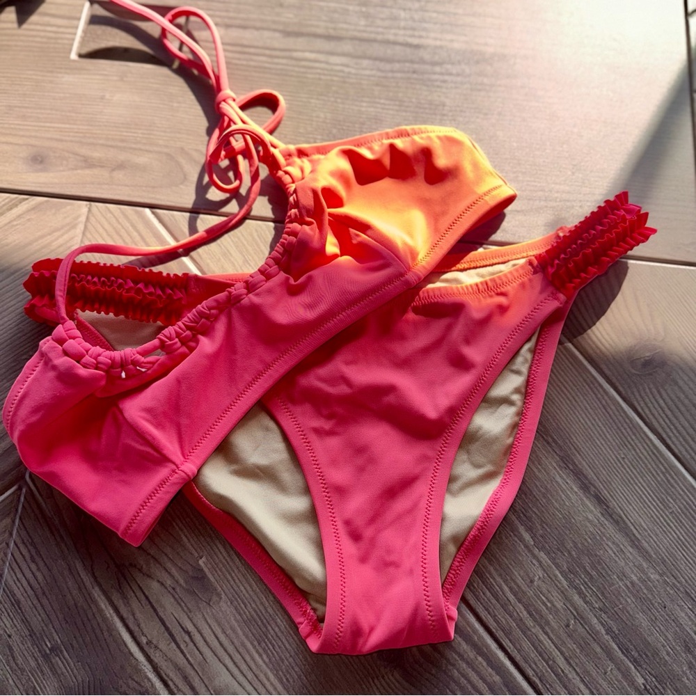 Victoria Secret’s l Bikini Set l Top Size: M Bottom Size: S